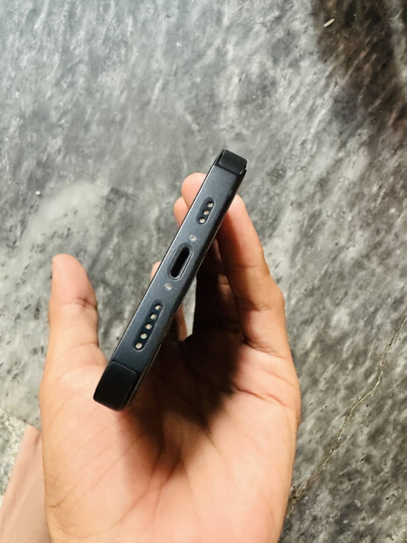 Apple iPhone 13 3