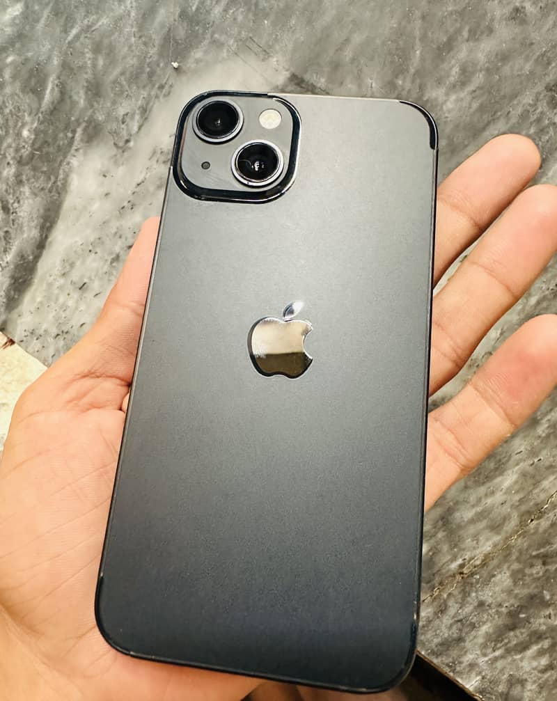 Apple iPhone 13 6