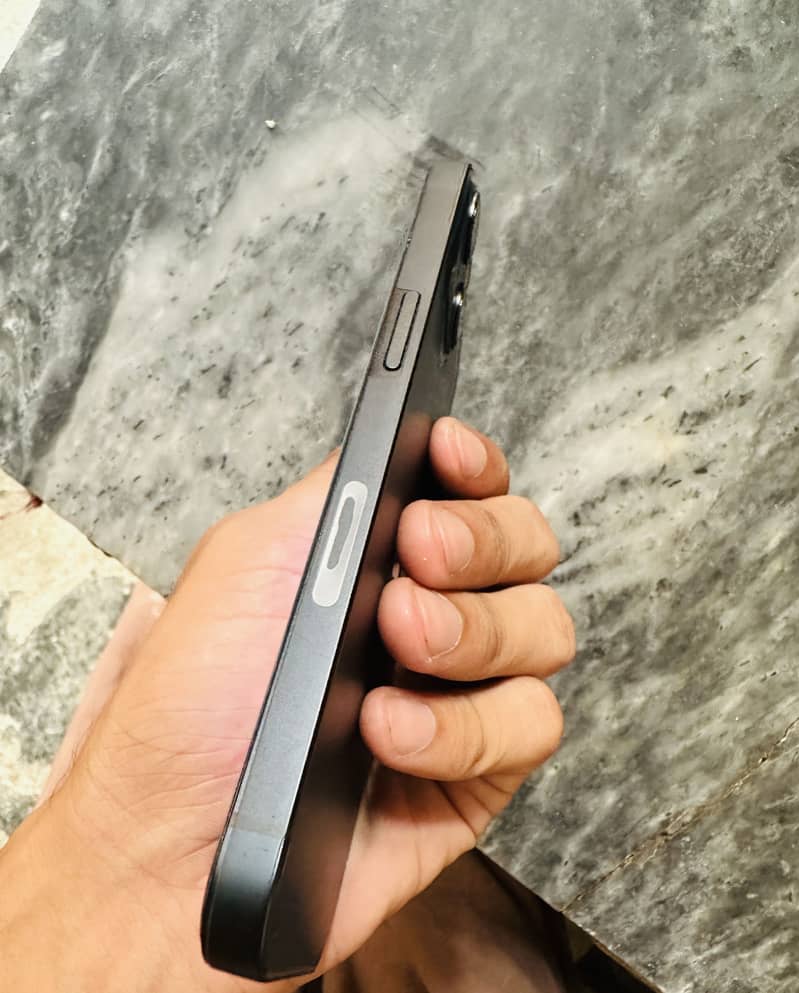 Apple iPhone 13 7