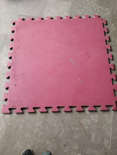 gym mats cold condition only some scratch by cat on one side