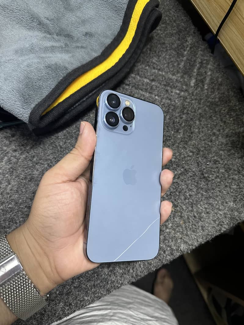Apple iPhone 13 Pro Max 4