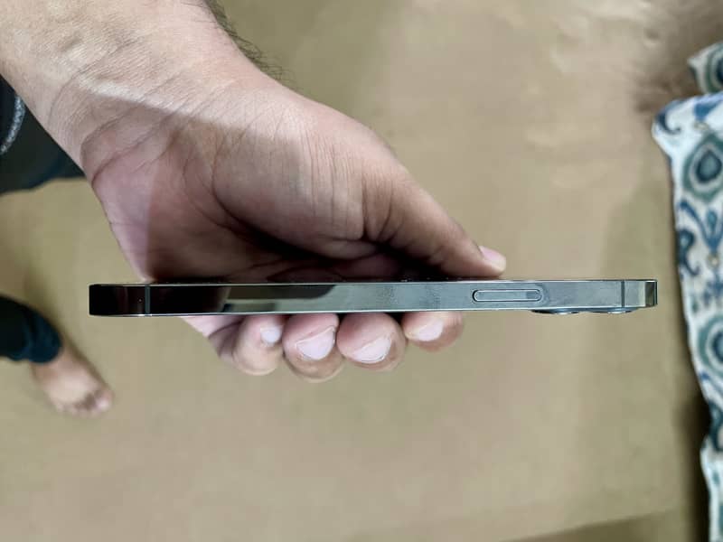 Apple iPhone 12 Pro 6