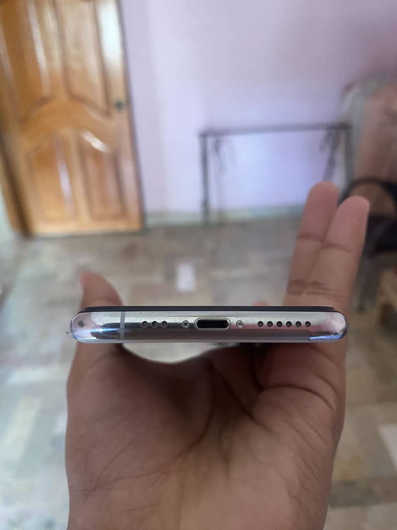 Apple iPhone 11 Pro 1