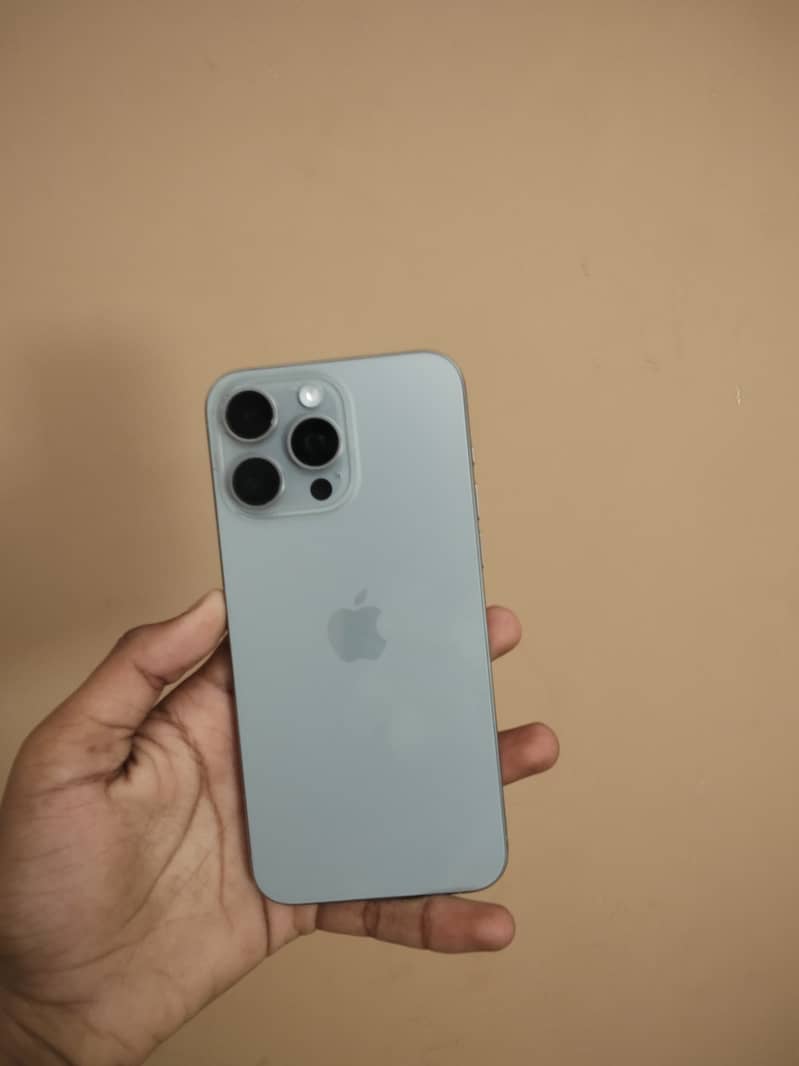 Apple iPhone 15 Pro Max 2