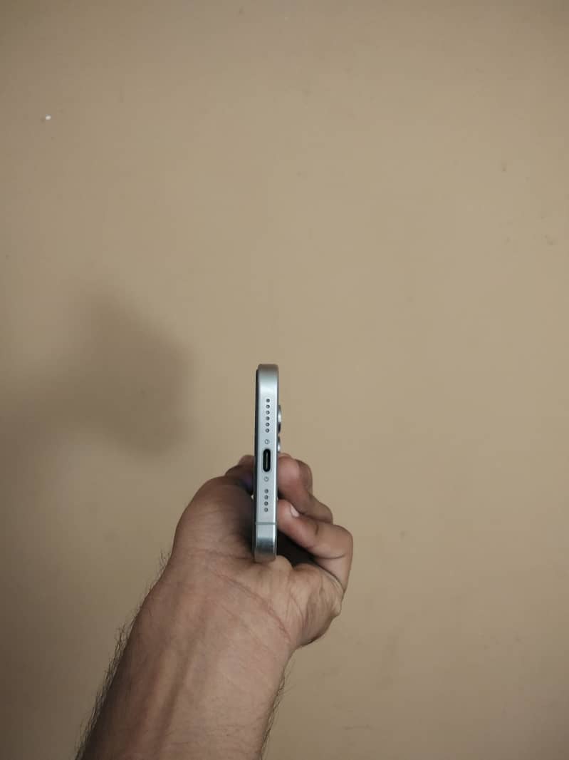 Apple iPhone 15 Pro Max 7