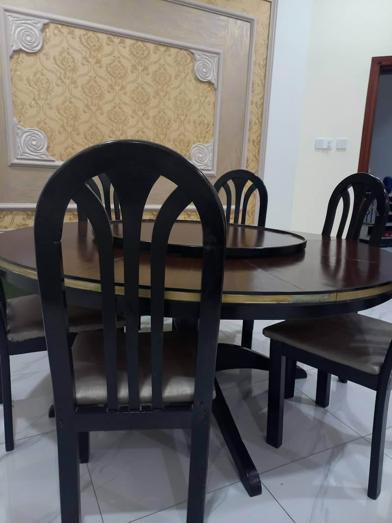 Dining table - Round Dining table - 6 person dining table 1
