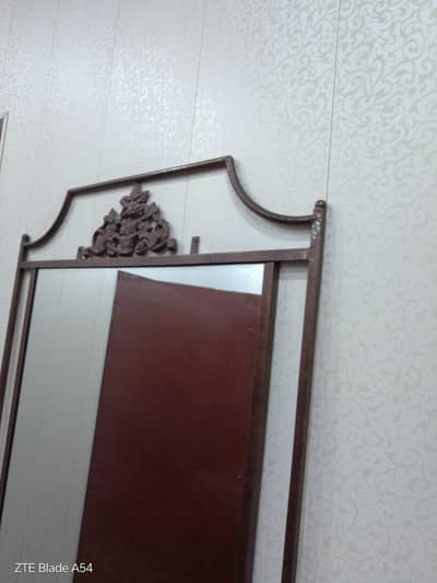 Dressing Table With Mirror