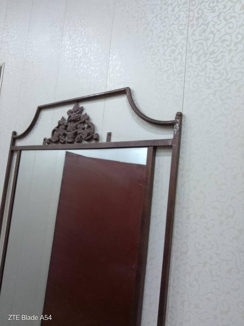 Dressing Table With Mirror 0