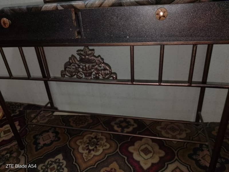 Dressing Table With Mirror 1