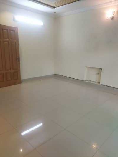 10 marla full house available for rent in bahria town phase 4