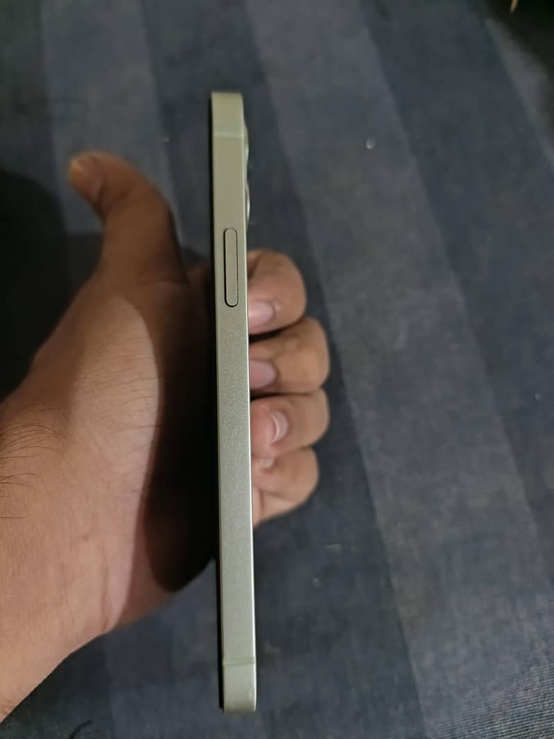 Apple iPhone 12 Factory Unlocked 3