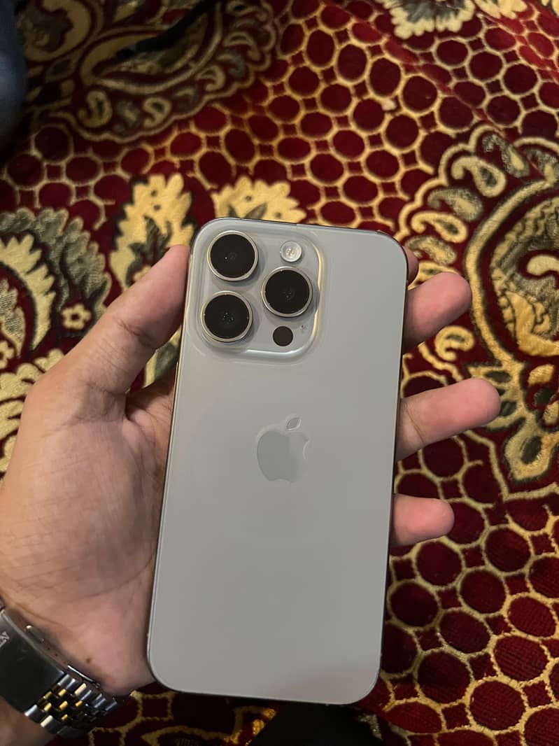 Apple iPhone 15 Pro 1