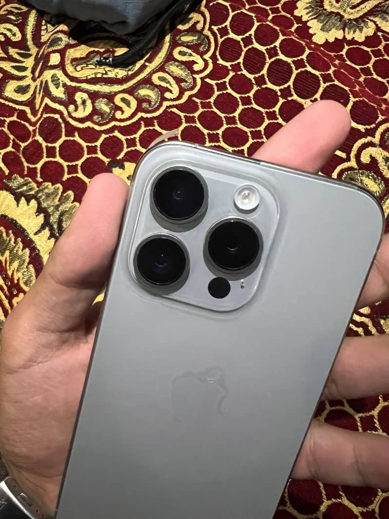 Apple iPhone 15 Pro 2