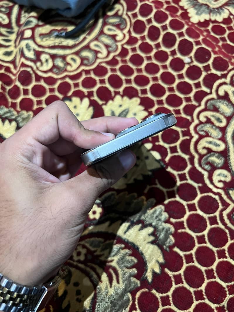 Apple iPhone 15 Pro 7