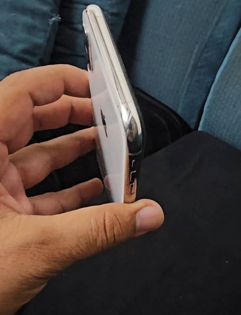 Apple iPhone X 2