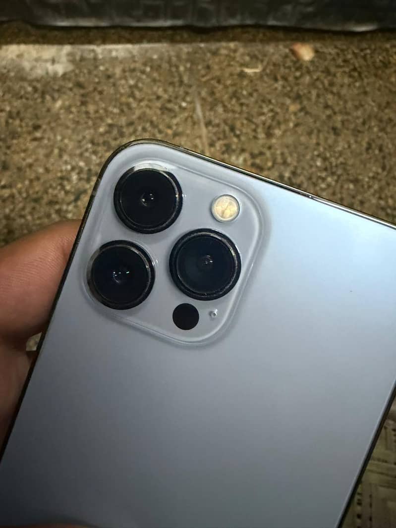 Apple iPhone 13 Pro Max 3