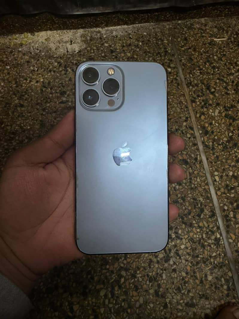 Apple iPhone 13 Pro Max 4
