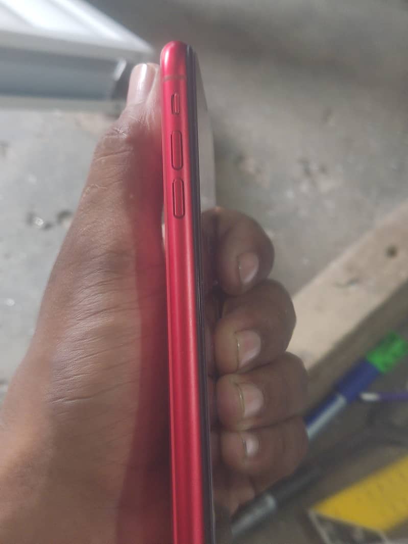 Apple iPhone 11 3
