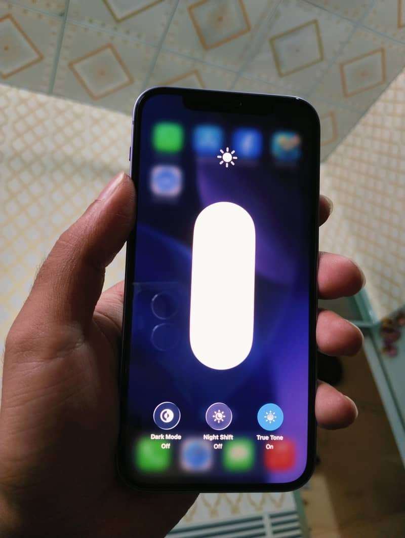 Apple iPhone 12 4