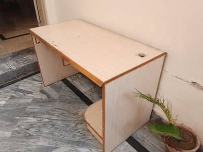 Office / Study Table For Sale - RS. 3,000*