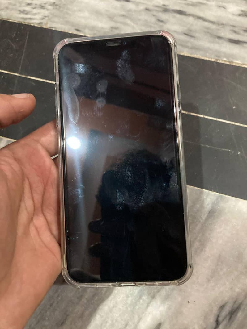 Apple iPhone 11 Pro Max 1