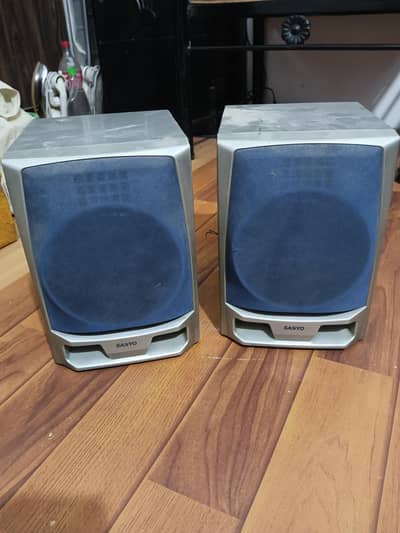 SANYO JAPNI SPAKERS