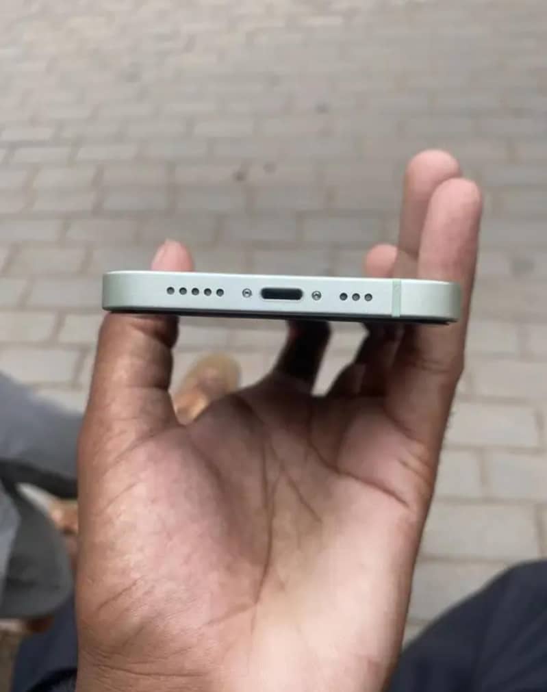 Apple iPhone 12 1