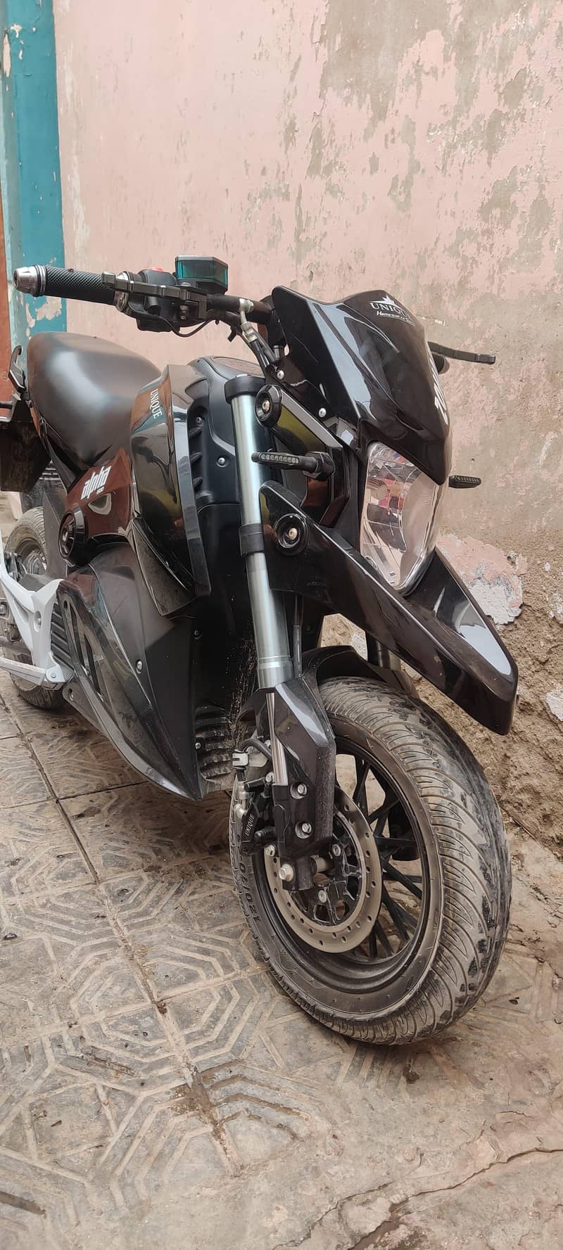 unique 125 0