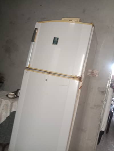 yah Frig sale Hai Jo Kay Full size ki hay 03266385608