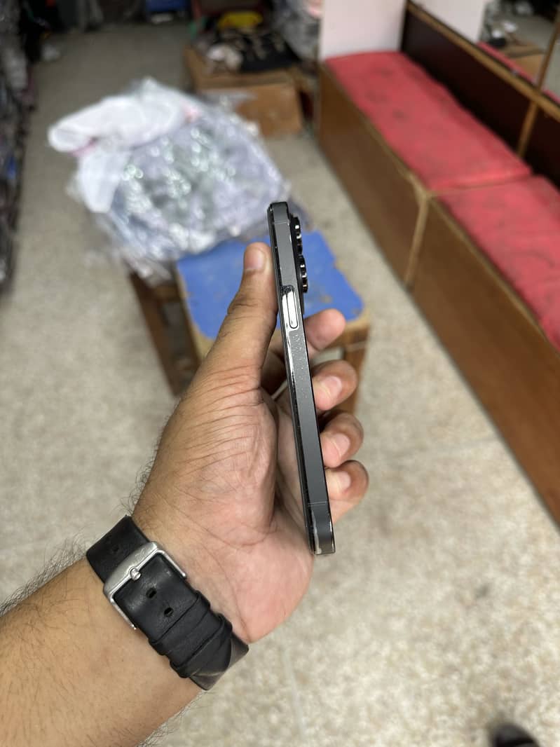 Apple iPhone 14 Pro 2