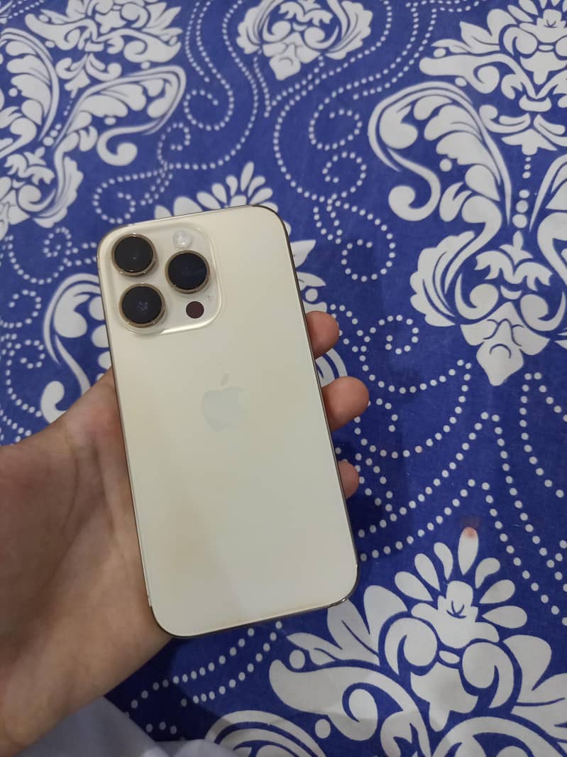 Apple iPhone 14 Pro 1