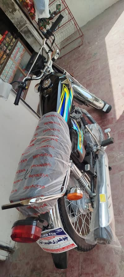 zero metr baik abhi tak petrol bhi nhi dala