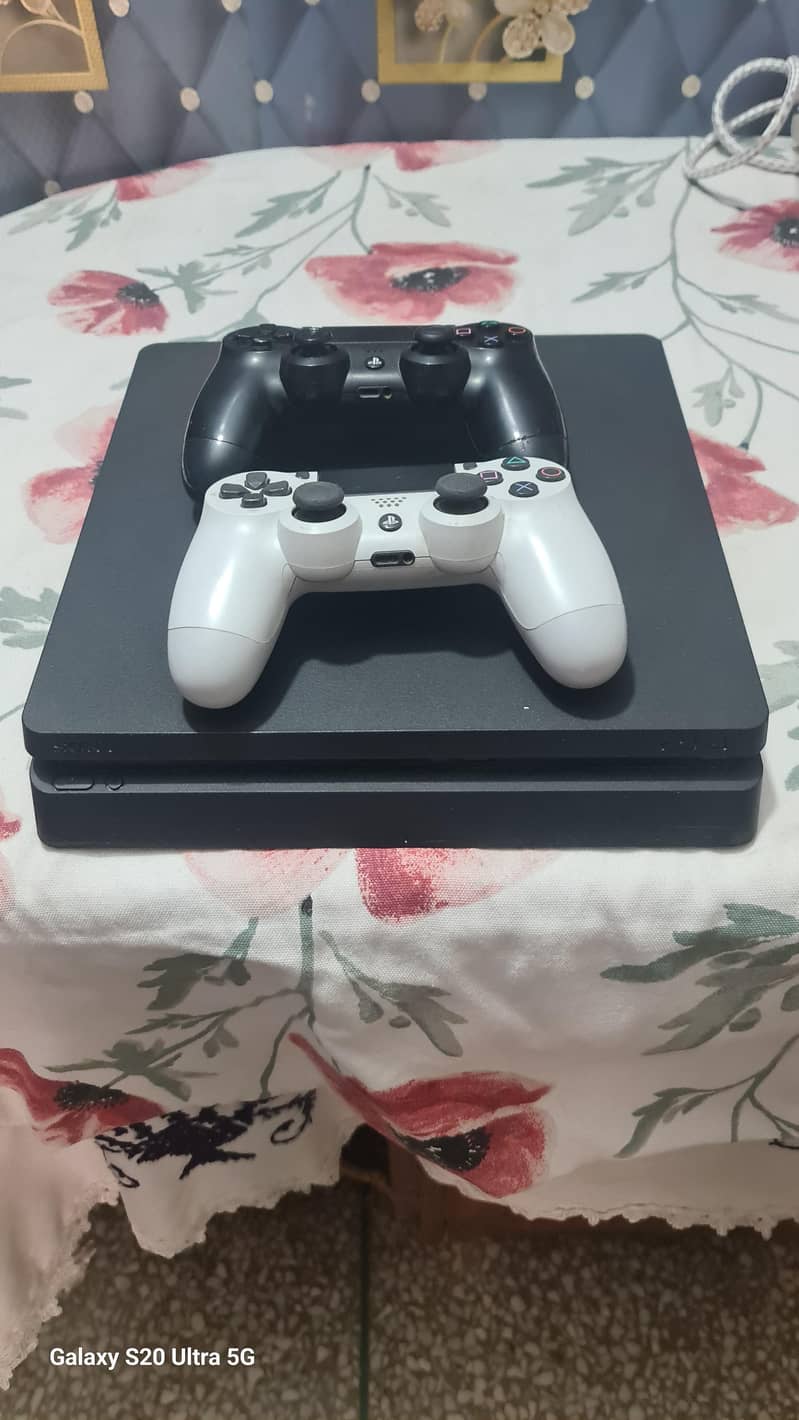 ps4 slim 1