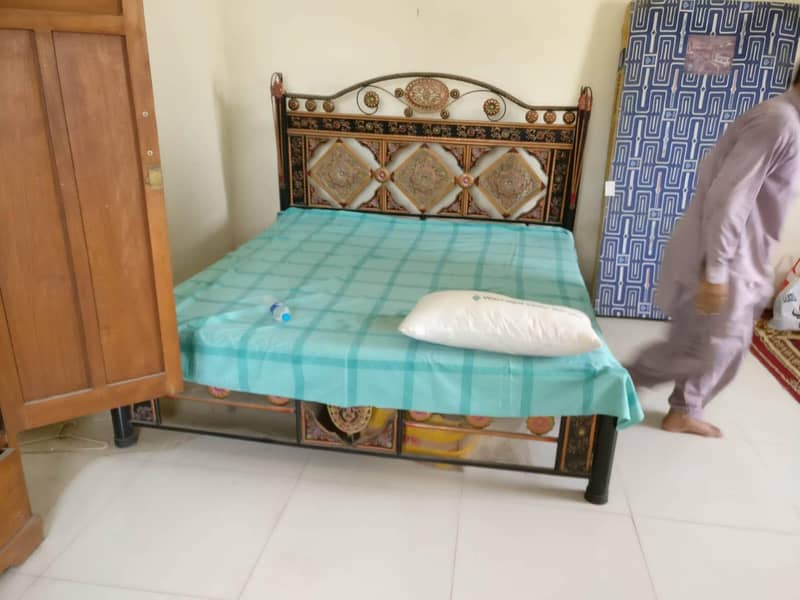 KinG Size Bed 0