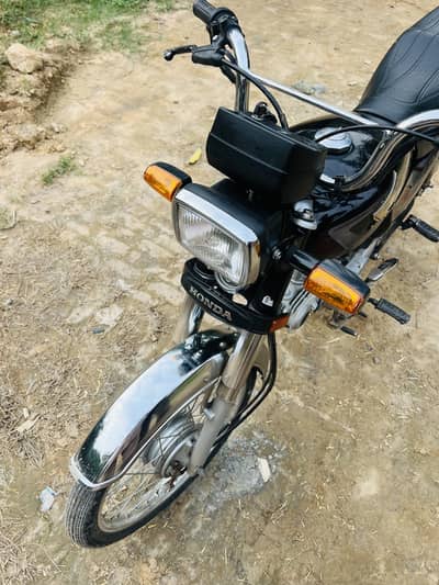 Honda CD 70 2025