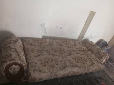 sofacumbed just wash n use acha mazbot bna huva hy bazari ni hy