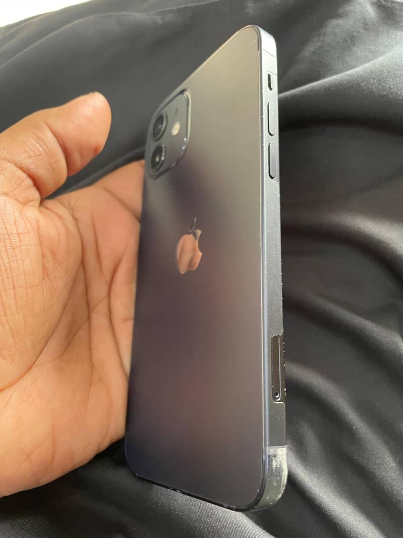 Apple iPhone 12 0
