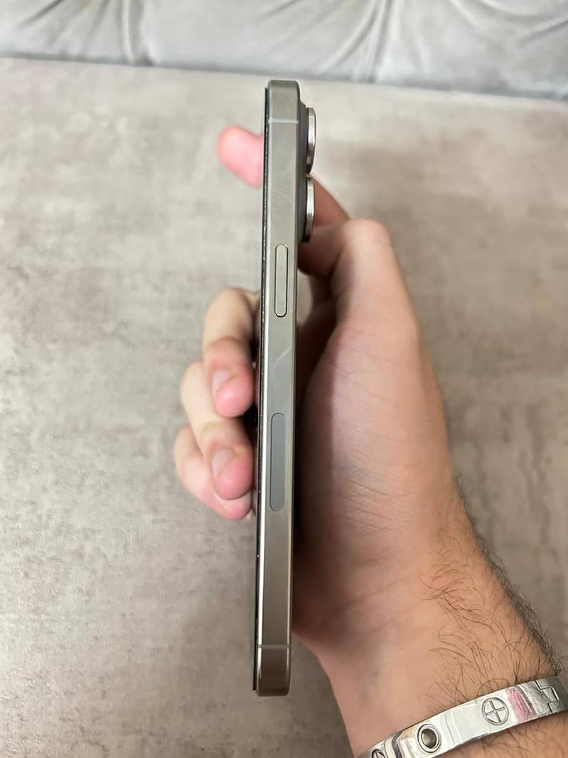 Apple iPhone 15 Pro Max 1