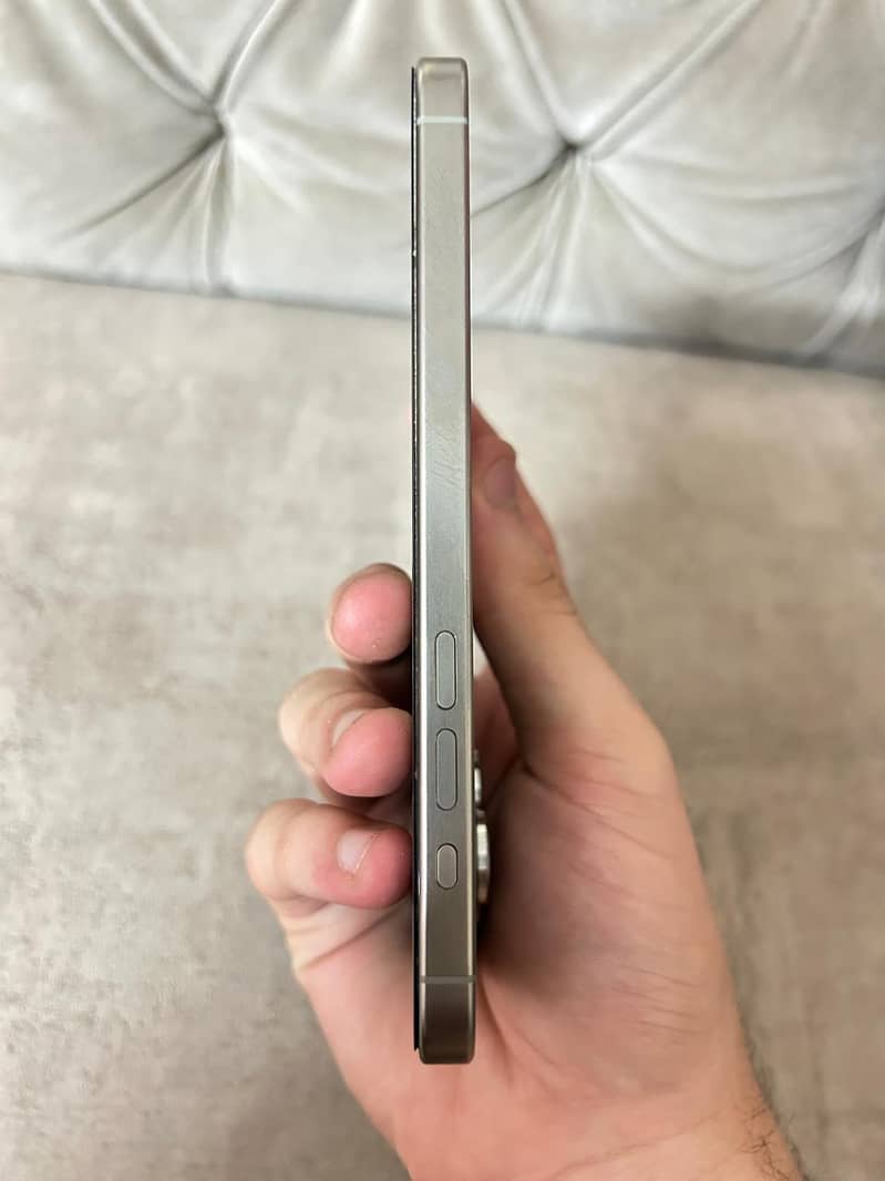 Apple iPhone 15 Pro Max 3