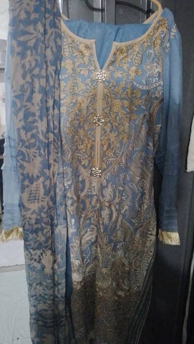 Khaadi 3 piece suit for sale in silk n the trouser is in cotton