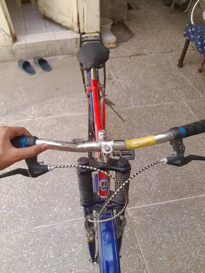 total orignal 3 month used jis bhai ne leni ho 03087617977