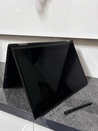 lenovo Thinkpad Yoga 370 i5 7th Gen