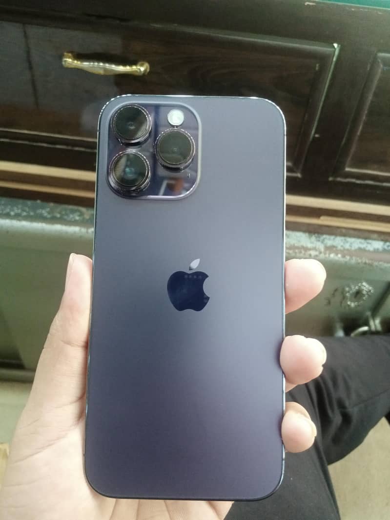 Apple iPhone 14 Pro Max 1