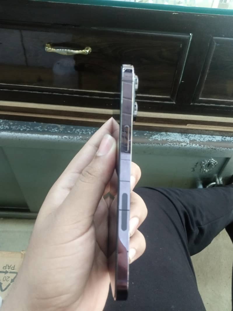Apple iPhone 14 Pro Max 2