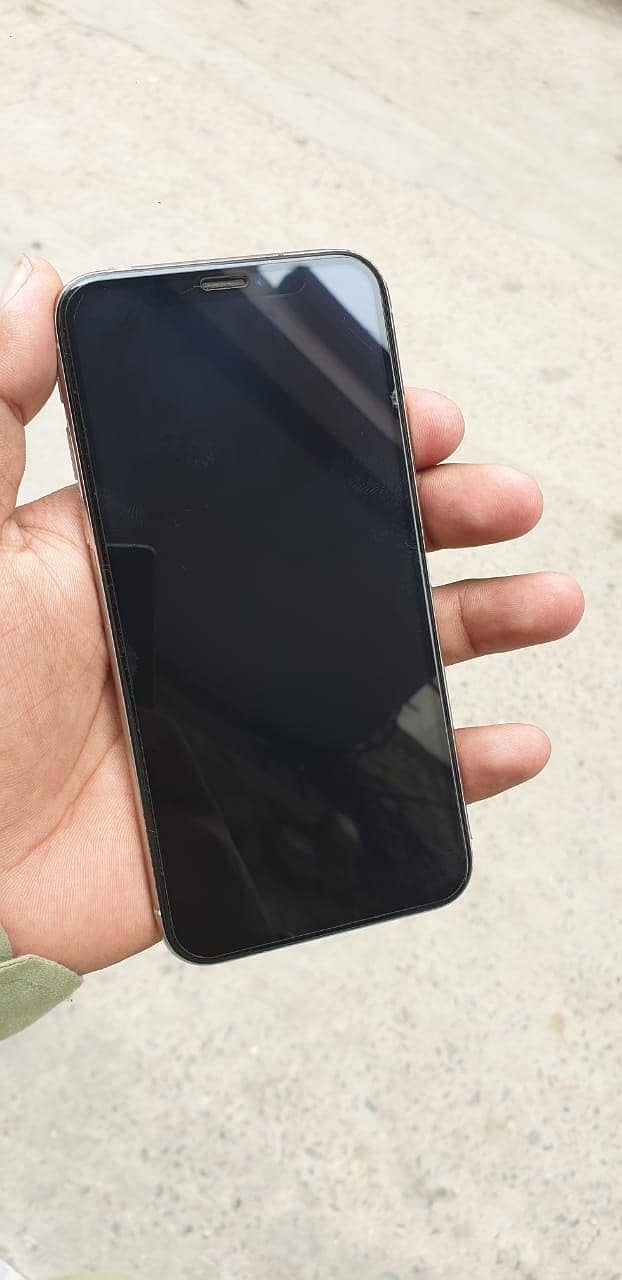Apple iPhone X 3