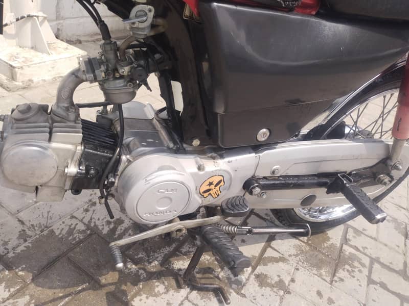 Honda CD70 0