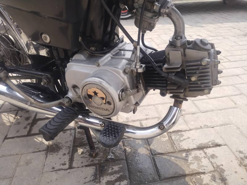 Honda CD70 1