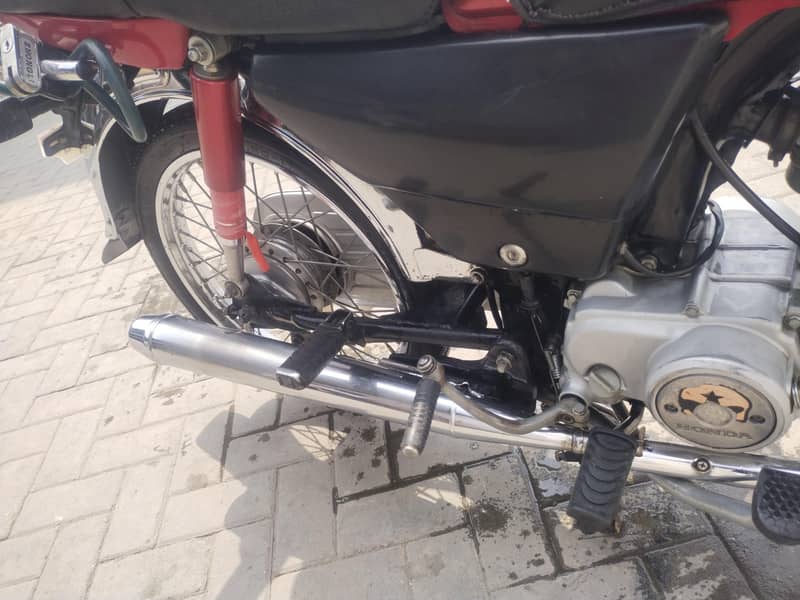 Honda CD70 4