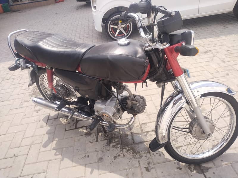 Honda CD70 5