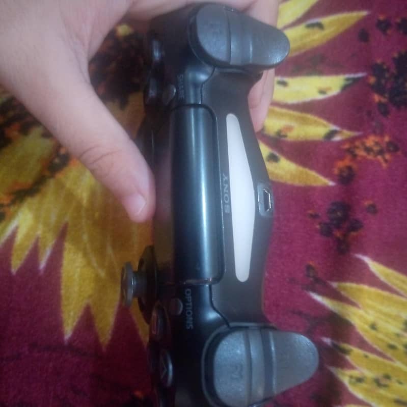 PS4 Dual shock controller 1